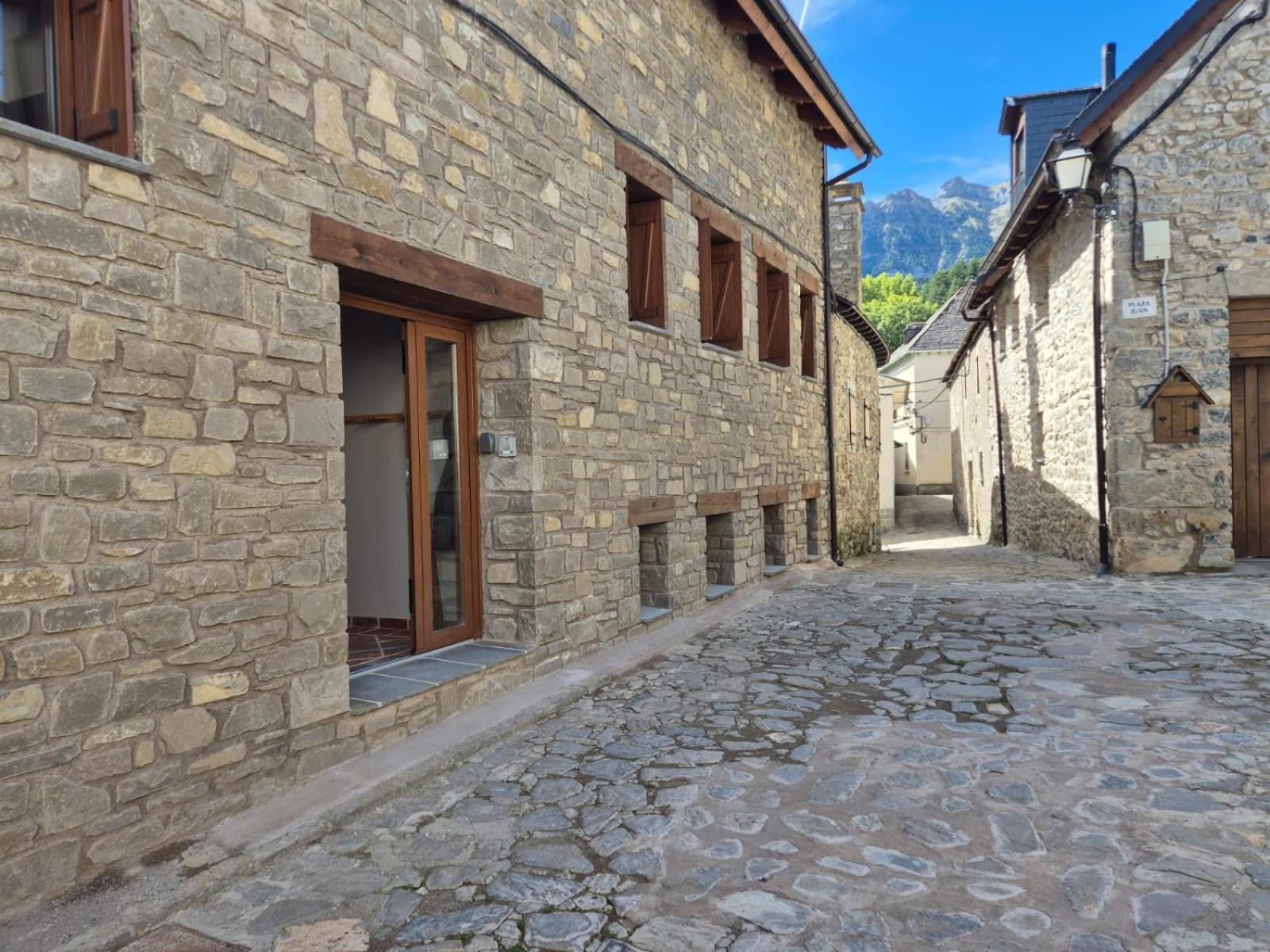 Alojamientos Ruraltena Piedrafita de Jaca Exterior foto